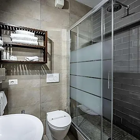 Couette-café Old Bridge 4*